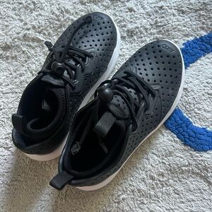 AKID Chase Sneaker - sold out online, new